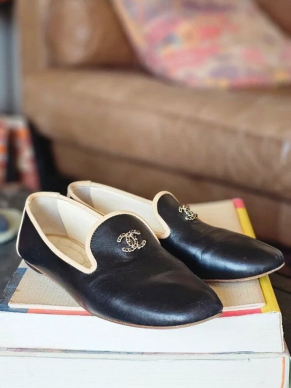 Chanel Black Lamb Interlocking Gold Chain Logo Moccasin Loafers Size 37